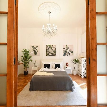 شقة Love.Travel.Explore ♥️Apt W/ Balcony In Old Town بوخارست المظهر الخارجي الصورة