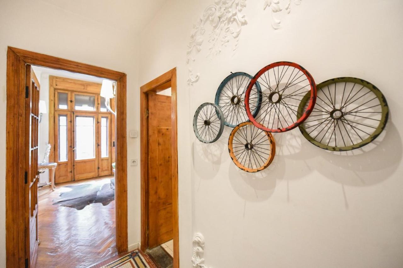شقة Love.Travel.Explore ♥️Apt W/ Balcony In Old Town بوخارست المظهر الخارجي الصورة