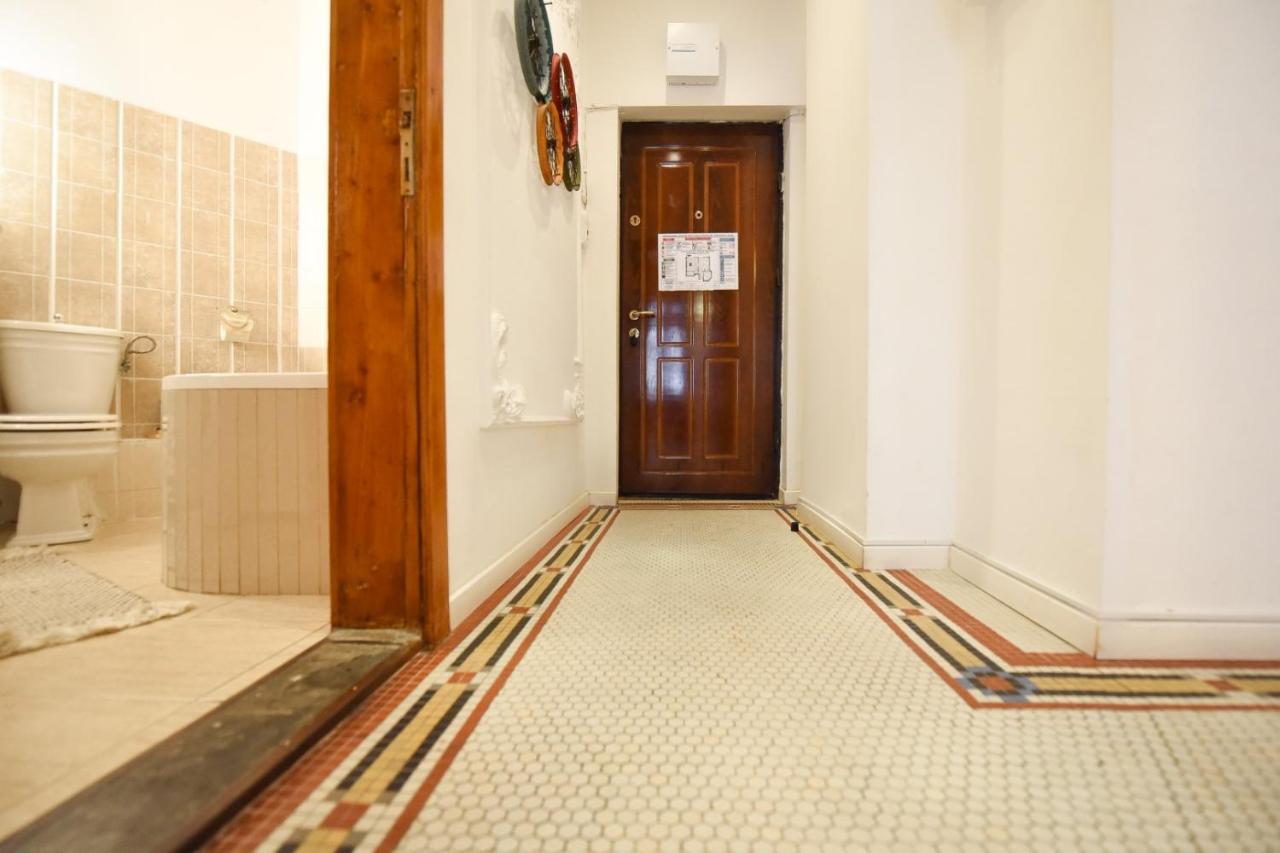 شقة Love.Travel.Explore ♥️Apt W/ Balcony In Old Town بوخارست المظهر الخارجي الصورة