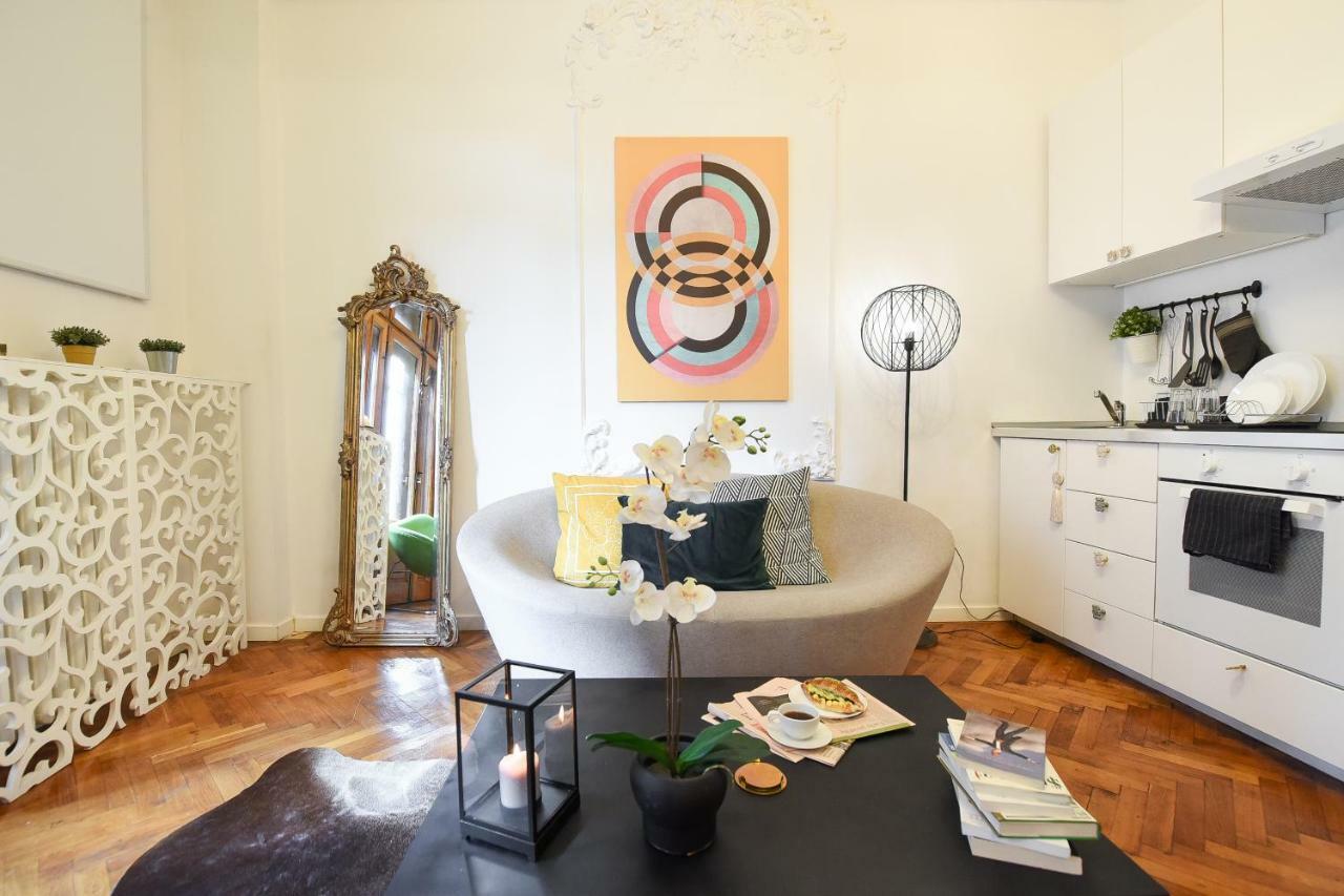شقة Love.Travel.Explore ♥️Apt W/ Balcony In Old Town بوخارست المظهر الخارجي الصورة