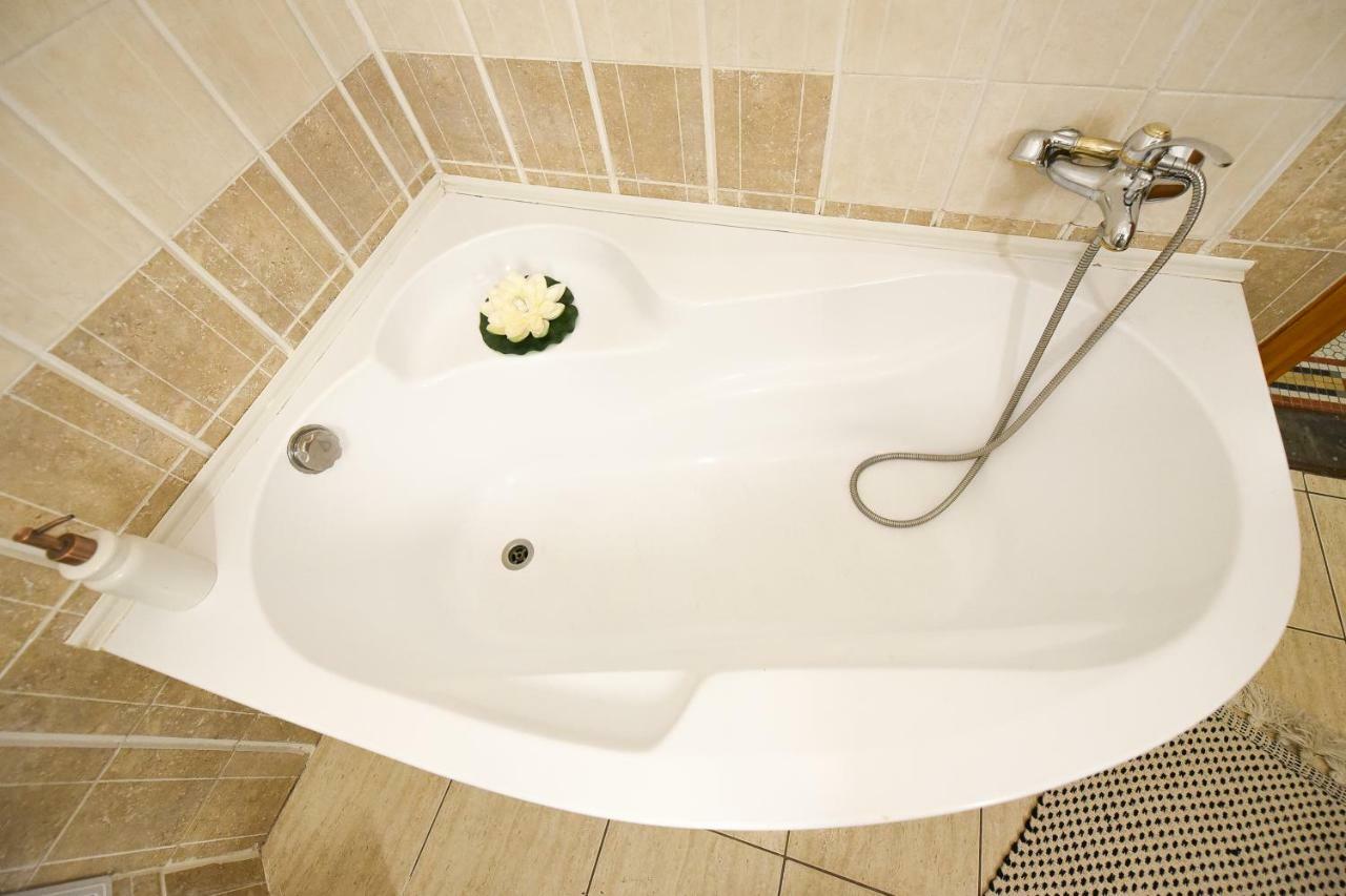شقة Love.Travel.Explore ♥️Apt W/ Balcony In Old Town بوخارست المظهر الخارجي الصورة